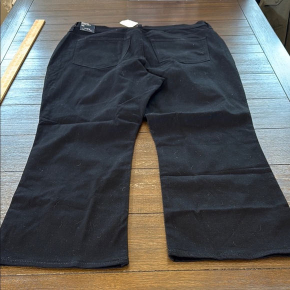 J. Crew Flare crop black jean in all-day stretch Size 35 - Picture 13 of 13